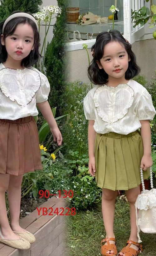 ست وارداتی بچگانه دخترونه فانتزی شومیز و دامن نخی کیفیت بالا ۲تا۷سال کد۲۲۴
